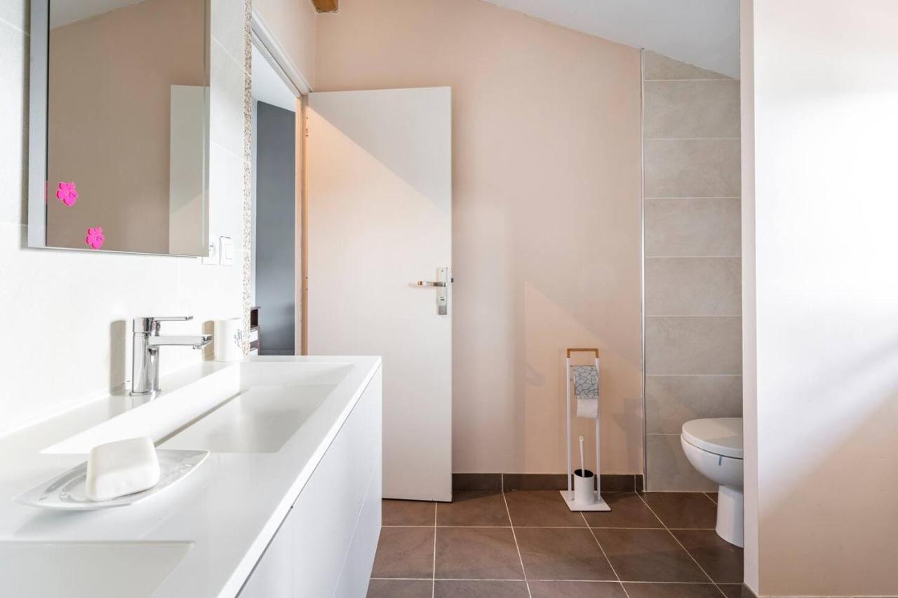 Grande Chambre Privee Avec Salle De Bain Et Wc Labarthe-sur-Leze Exterior foto